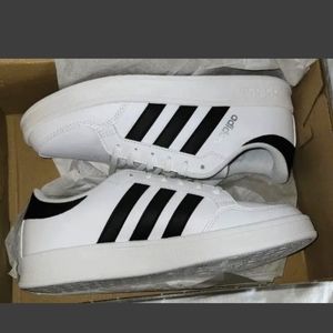 Adidas Breaknet size 7.5 Womens